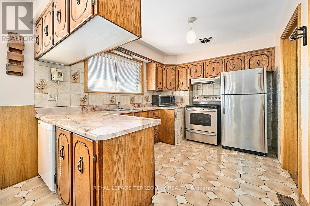 52 Bainhart Crescent, Toronto, Ontario  M1H 2R3 - Photo 17 - E12749324