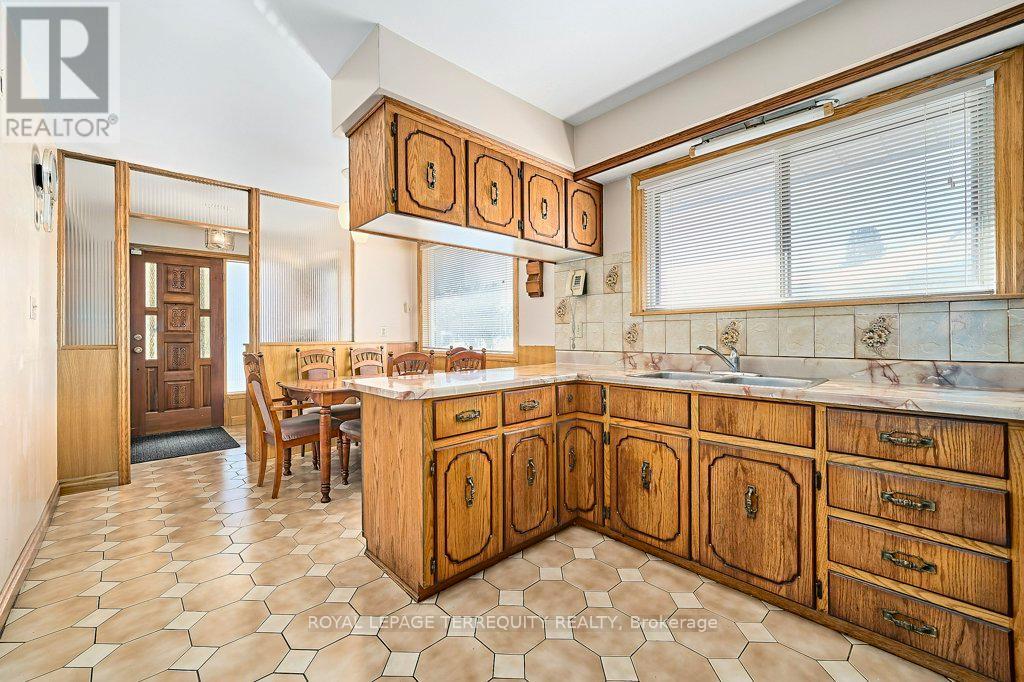 52 Bainhart Crescent, Toronto, Ontario  M1H 2R3 - Photo 18 - E12749324