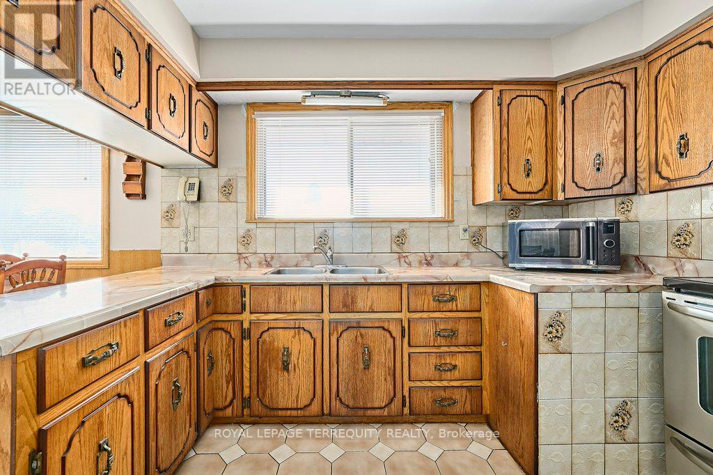 52 Bainhart Crescent, Toronto, Ontario  M1H 2R3 - Photo 19 - E12749324