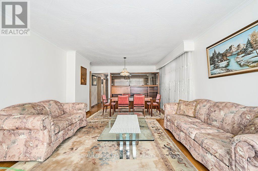 52 Bainhart Crescent, Toronto, Ontario  M1H 2R3 - Photo 9 - E12749324