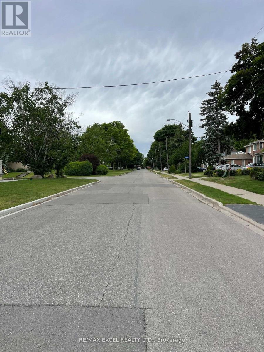 32 Todd Road, Toronto, Ontario  M1S 2J9 - Photo 8 - E12749360