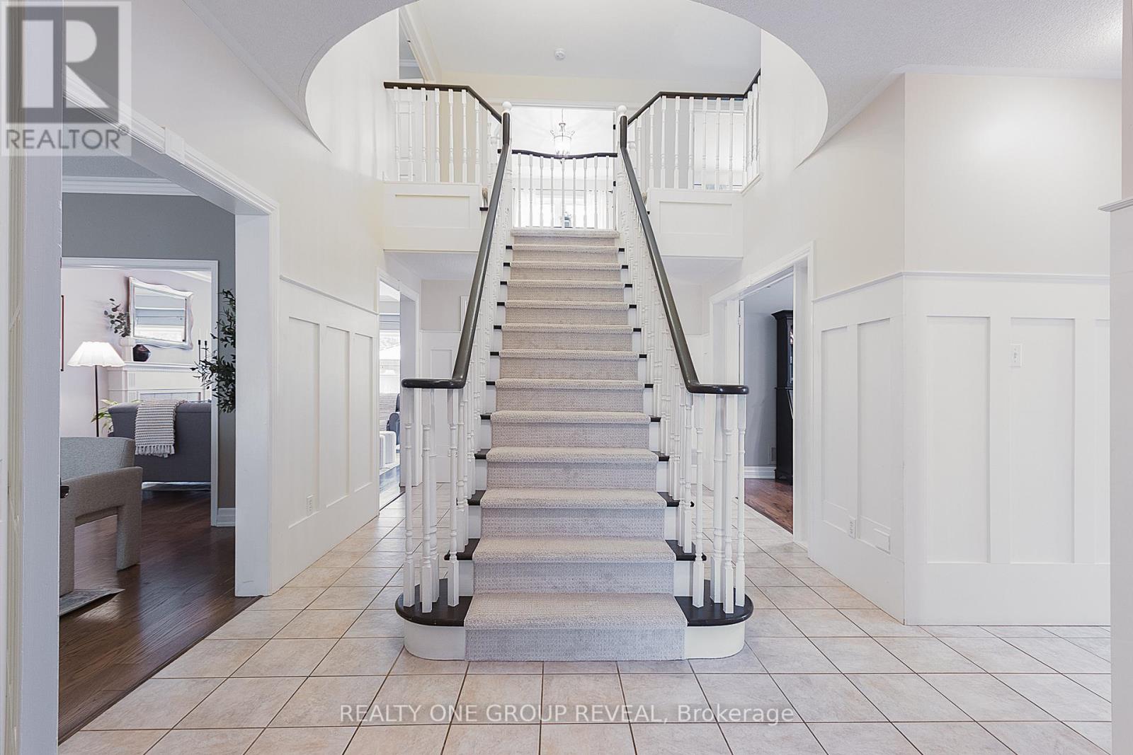 11 Nettle's Court, Whitby, Ontario  L1P 1L5 - Photo 2 - E12749406