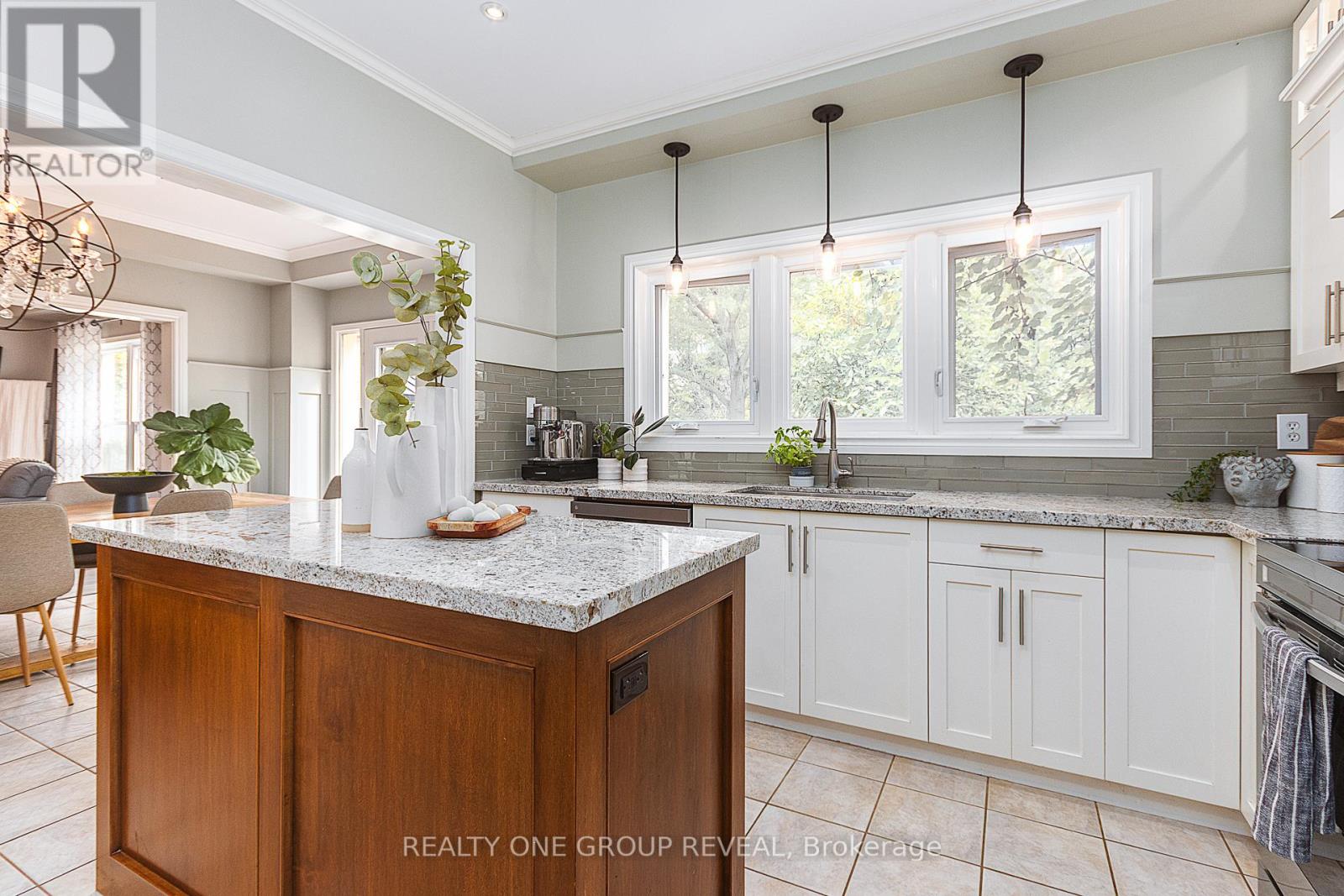 11 Nettle's Court, Whitby, Ontario  L1P 1L5 - Photo 9 - E12749406