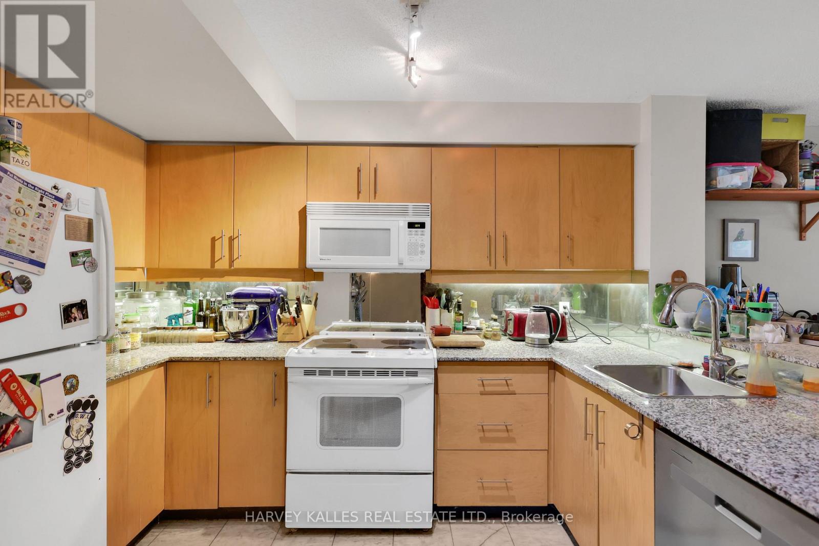 305 - 300 Bloor Street E, Toronto, Ontario  M4W 3Y2 - Photo 4 - C12749386