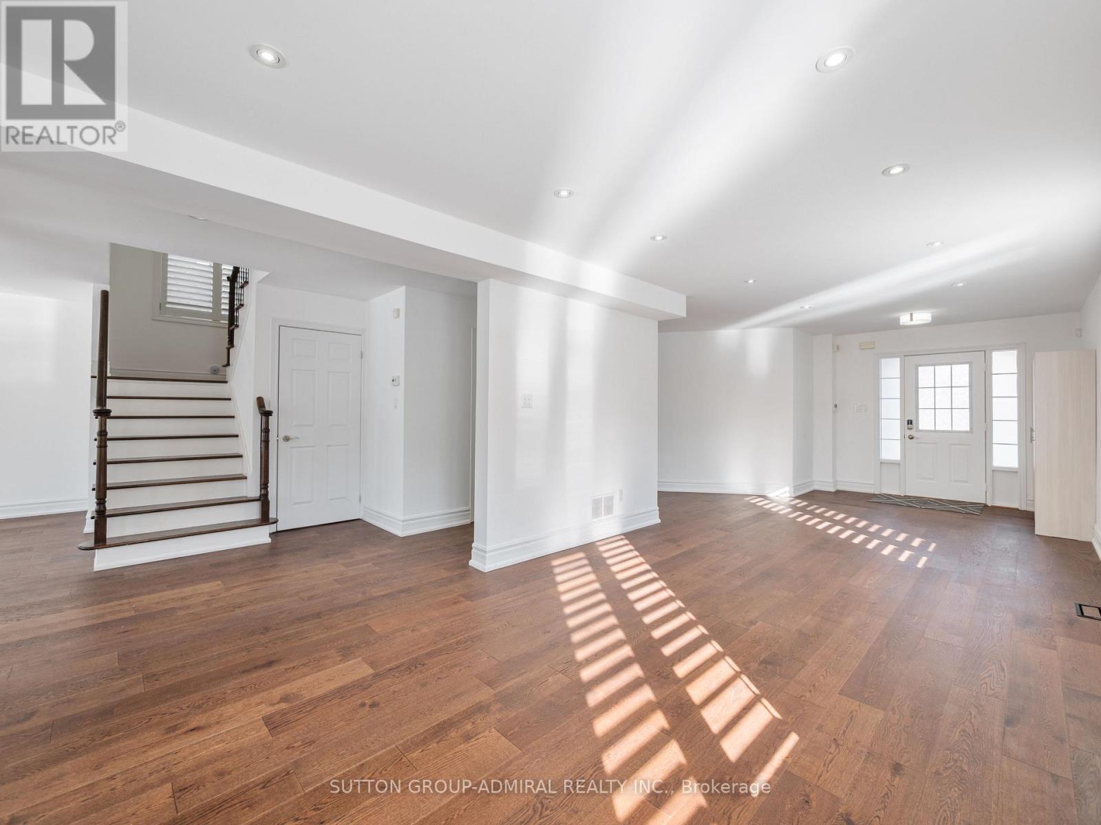 172 Kingsview Drive, Vaughan, Ontario  L4H 2Z3 - Photo 5 - N12749332