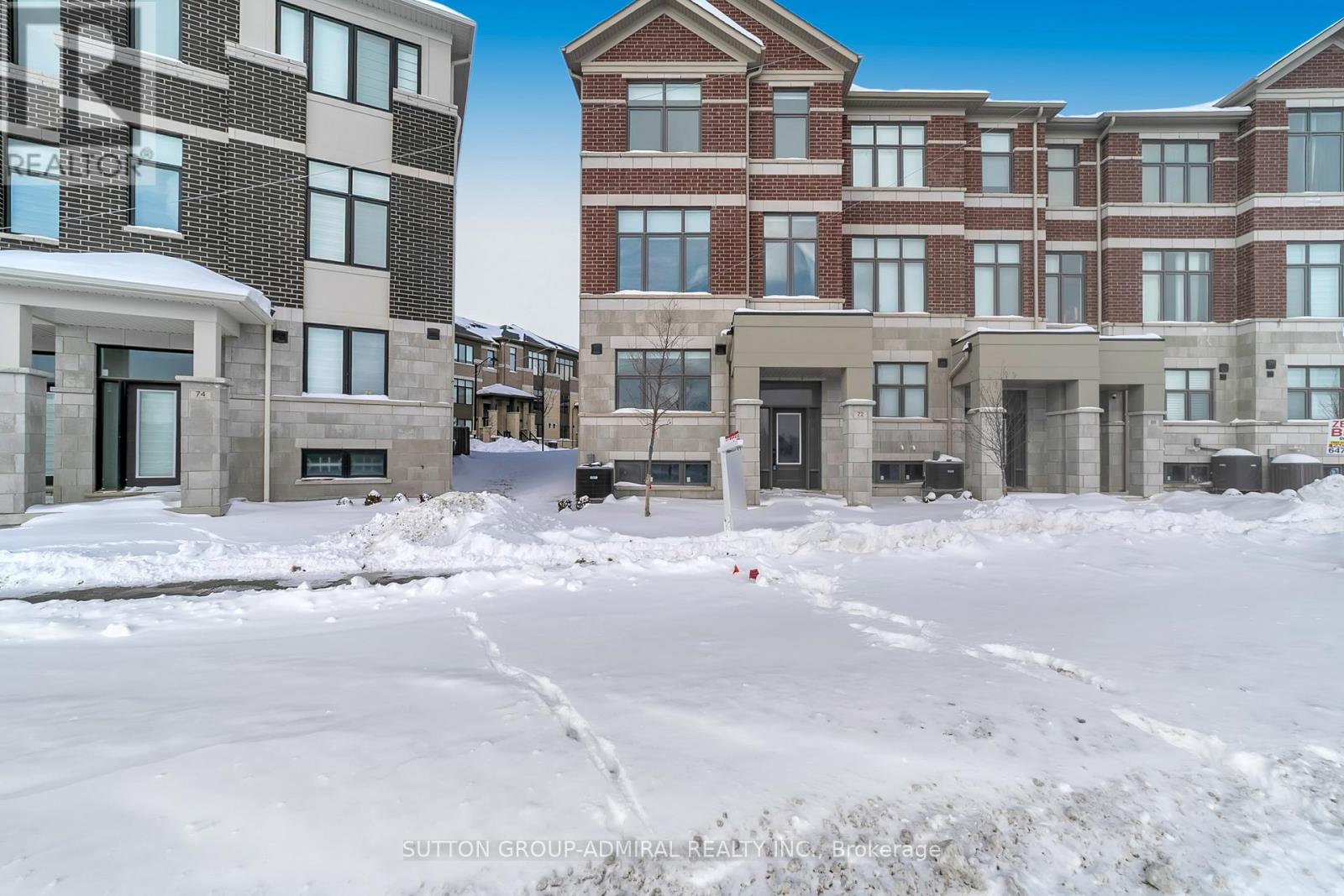 72 LUNAY DRIVE, Richmond Hill, Ontario