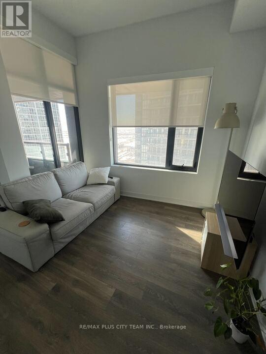 1907 - 2920 Hwy7 Road, Vaughan, Ontario  L4K 0P4 - Photo 2 - N12749404