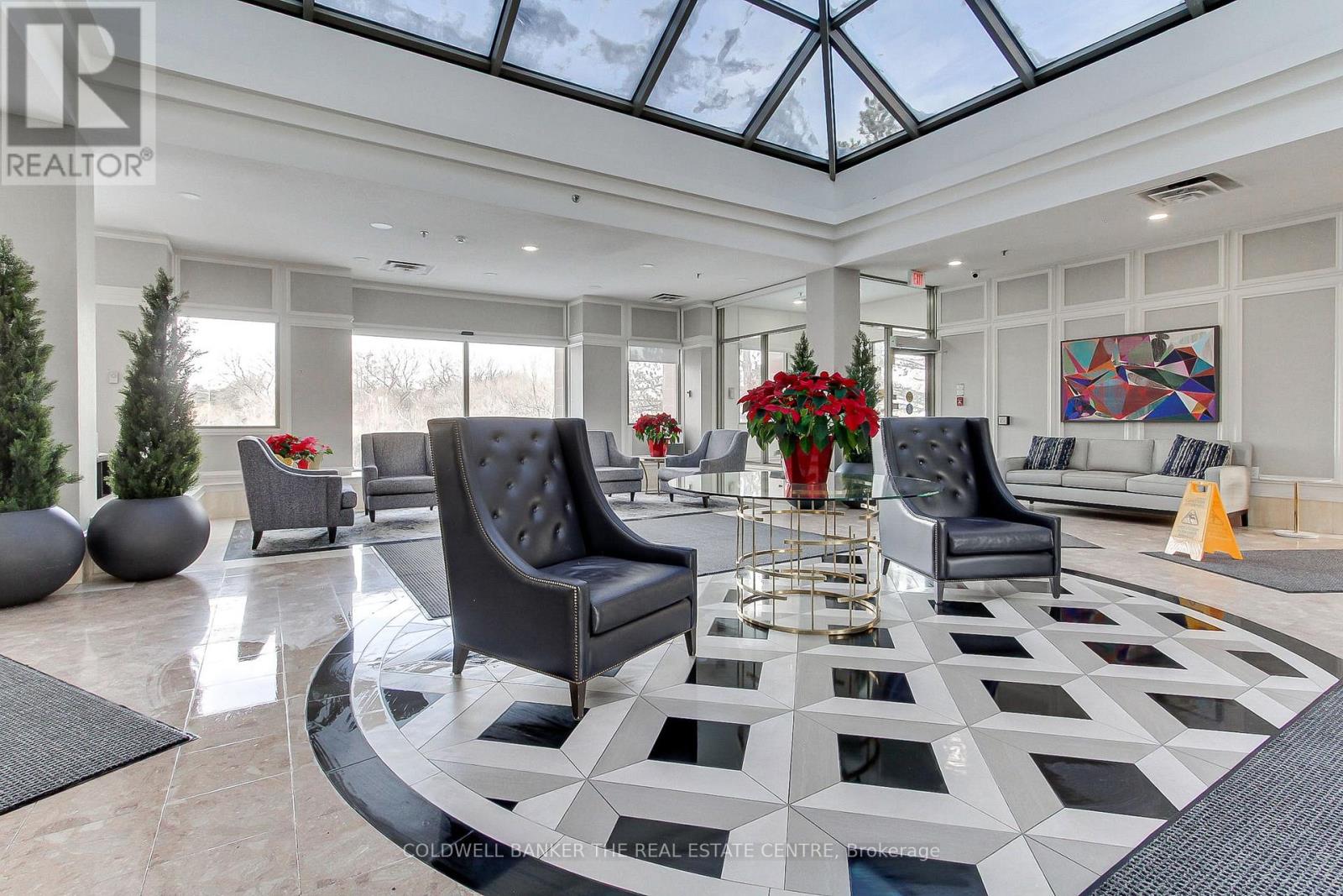 115 - 14924 Yonge Street, Aurora, Ontario  L4G 6H7 - Photo 2 - N12749510