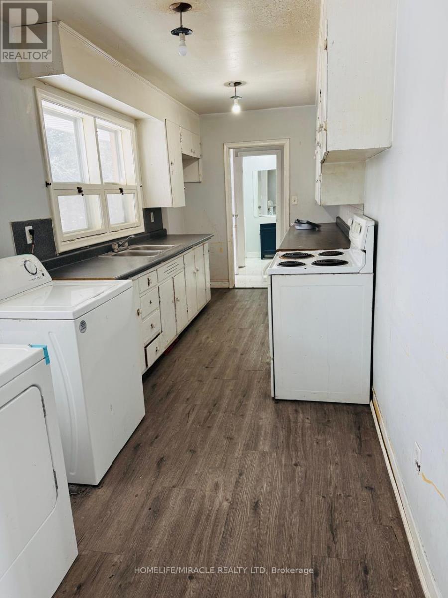 12084 Hurontario Street, Brampton, Ontario  L7A 1E6 - Photo 3 - W12644634