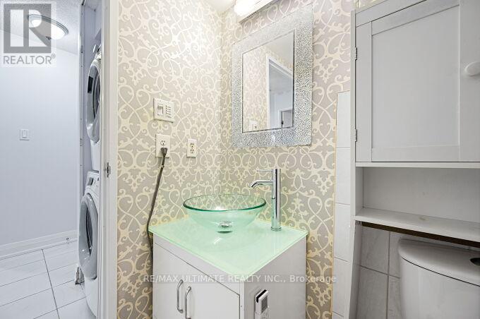 1208 - 300 Webb Drive, Mississauga, Ontario  L5B 3W3 - Photo 15 - W12749276