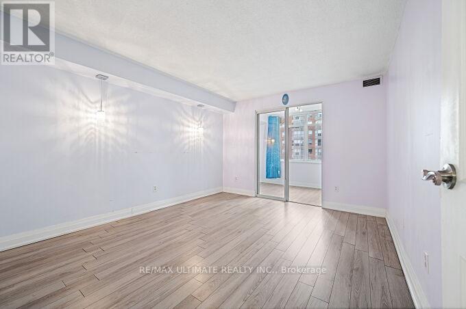 1208 - 300 Webb Drive, Mississauga, Ontario  L5B 3W3 - Photo 9 - W12749276