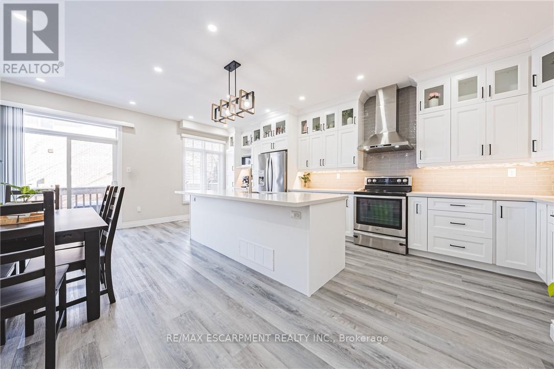 66 Deepcoral Court, Brampton, Ontario  L6V 4P7 - Photo 10 - W12749290