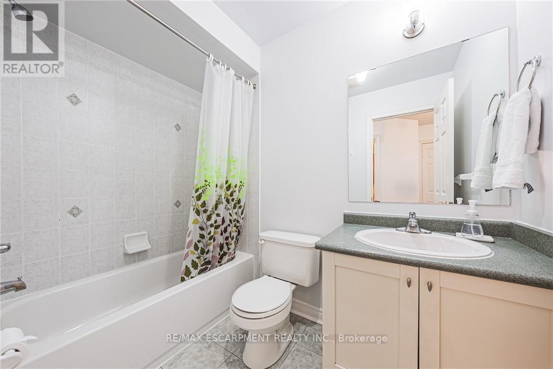 66 Deepcoral Court, Brampton, Ontario  L6V 4P7 - Photo 21 - W12749290