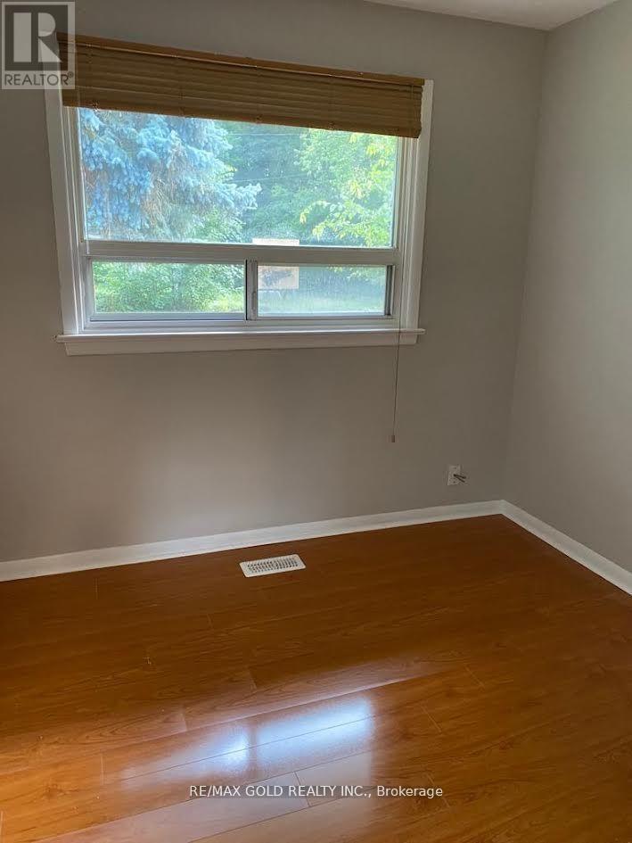 1033 Sixth Line, Oakville, Ontario  L6H 1W6 - Photo 13 - W12749302