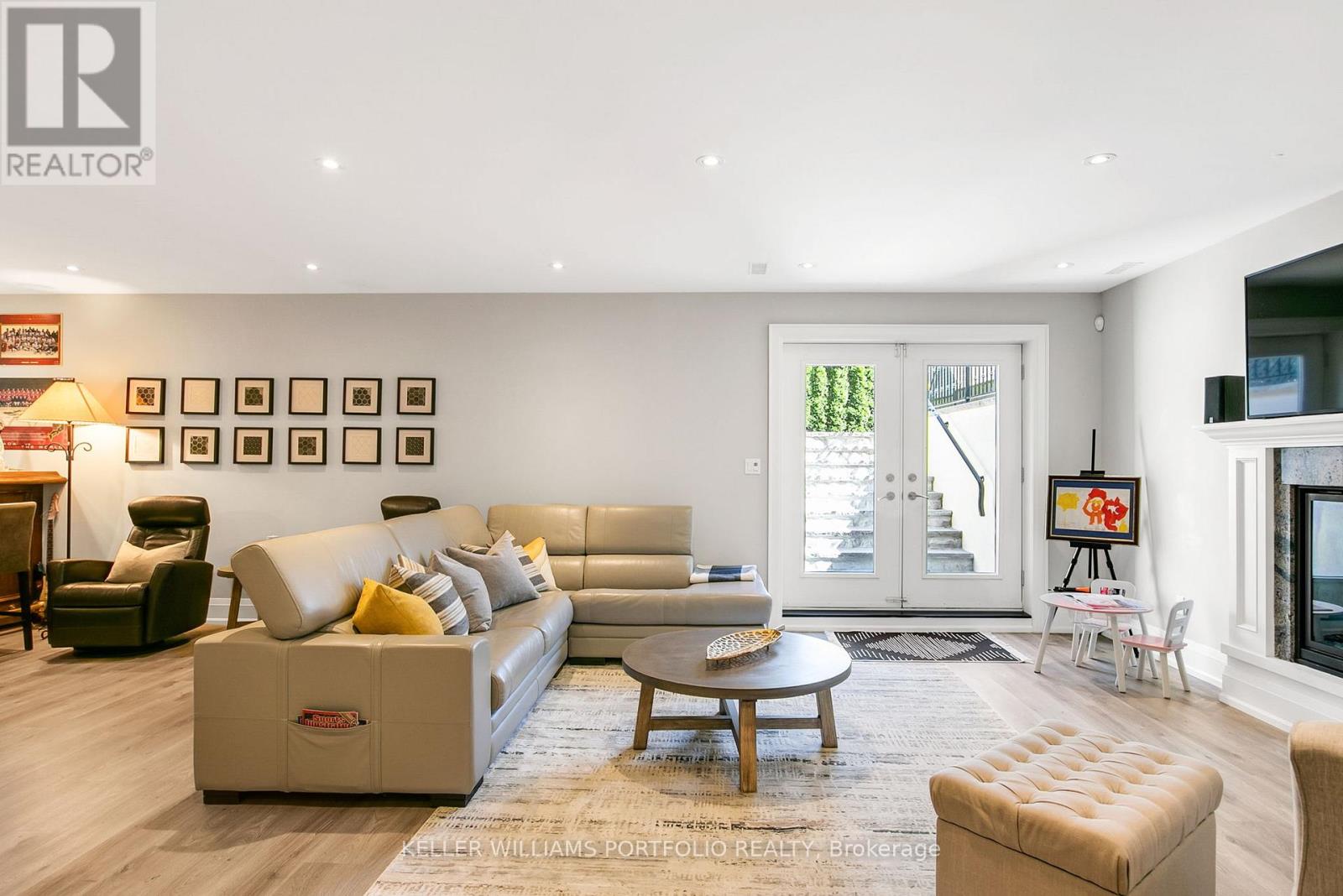 7 Maydolph Road, Toronto, Ontario  M9B 1V5 - Photo 37 - W12749350