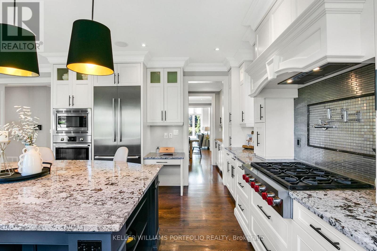 7 Maydolph Road, Toronto, Ontario  M9B 1V5 - Photo 4 - W12749350