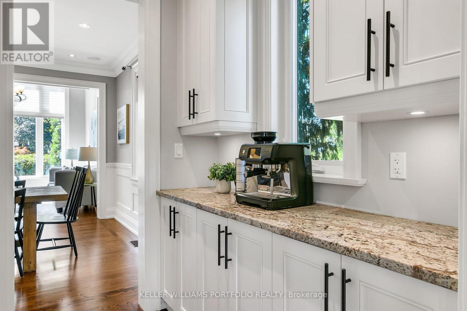 7 Maydolph Road, Toronto, Ontario  M9B 1V5 - Photo 5 - W12749350