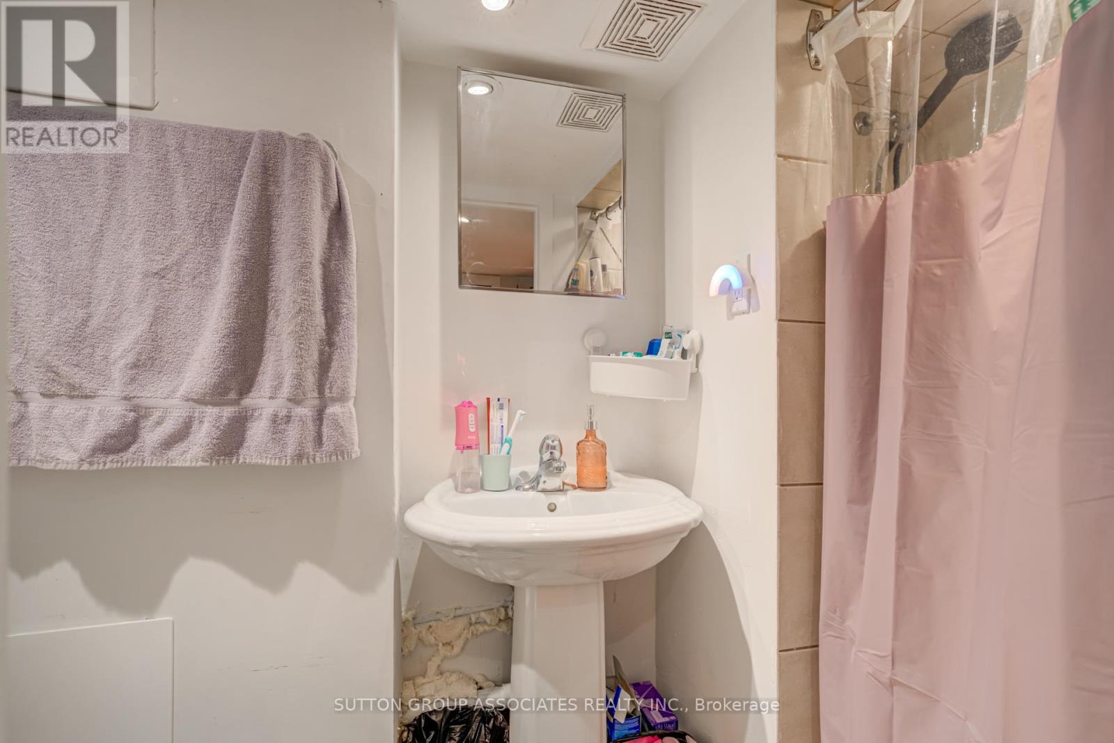 80 Elma Street, Toronto, Ontario  M8V 1X8 - Photo 38 - W12749390