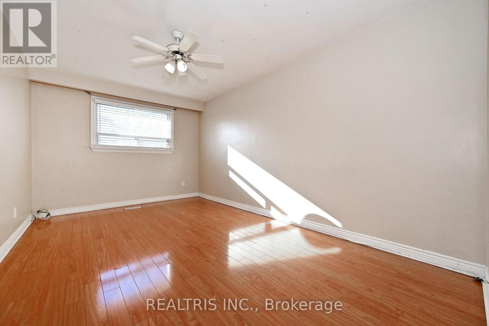 7308 Cambrett Drive, Mississauga, Ontario  L4T 2R5 - Photo 14 - W12749420