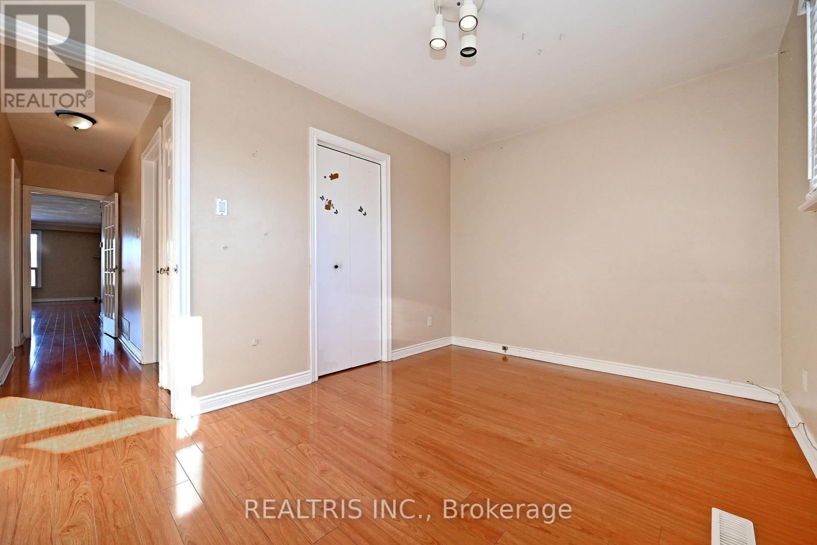 7308 Cambrett Drive, Mississauga, Ontario  L4T 2R5 - Photo 17 - W12749420