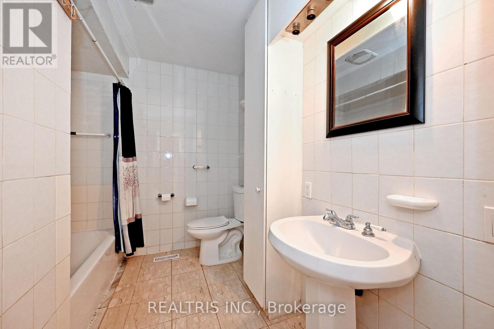 7308 Cambrett Drive, Mississauga, Ontario  L4T 2R5 - Photo 19 - W12749420