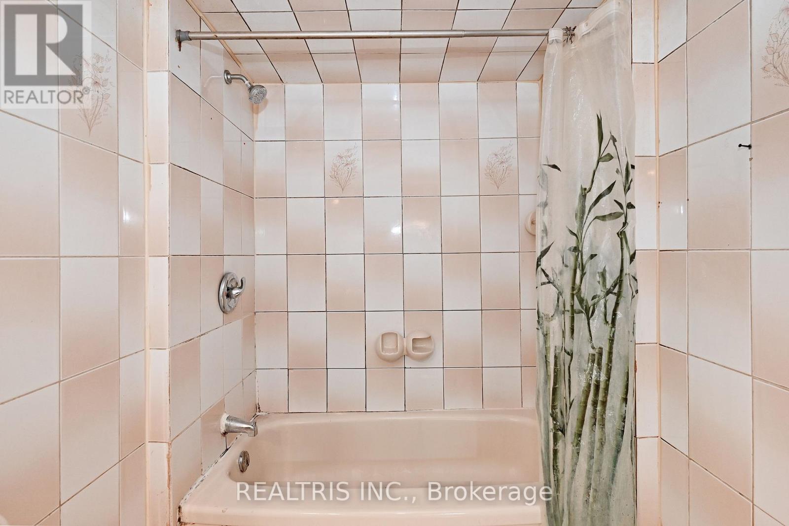 7308 Cambrett Drive, Mississauga, Ontario  L4T 2R5 - Photo 26 - W12749420