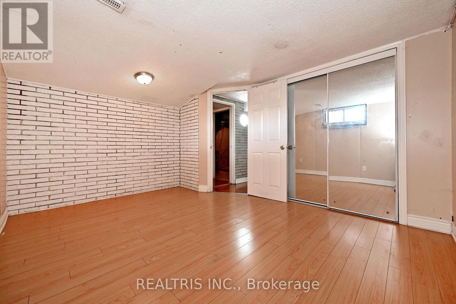 7308 Cambrett Drive, Mississauga, Ontario  L4T 2R5 - Photo 29 - W12749420