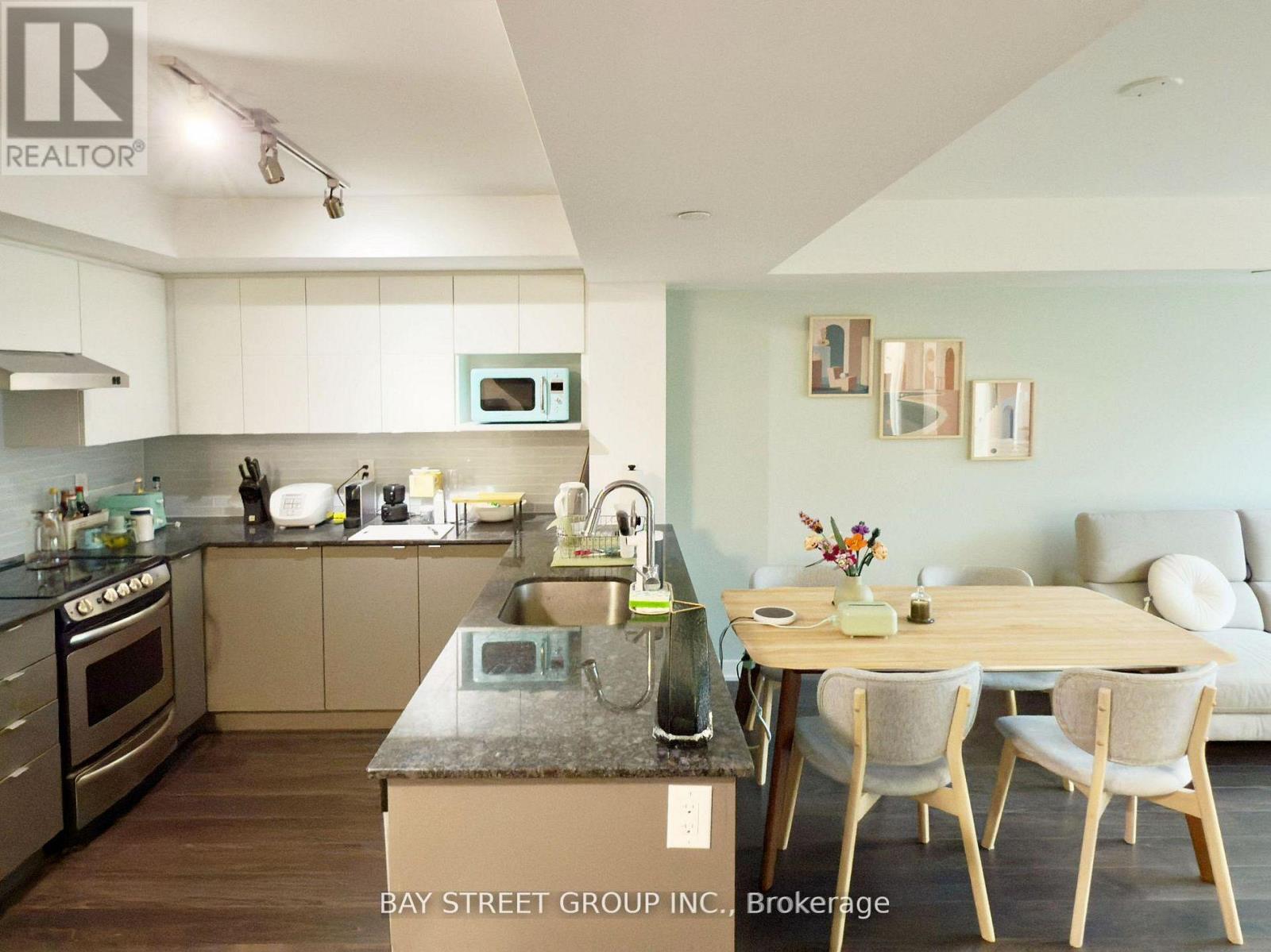 5 - 150 Flemington Road, Toronto, Ontario  M6A 0C5 - Photo 5 - W12749428