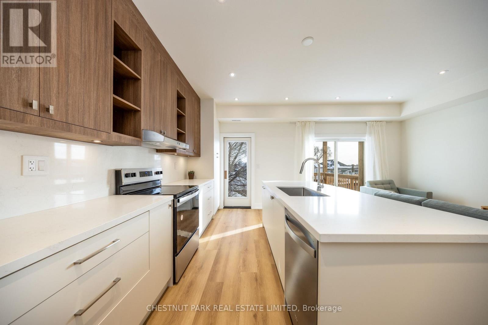 #c - 29 Hatherley Road, Toronto, Ontario  M6E 1V8 - Photo 26 - W12749430