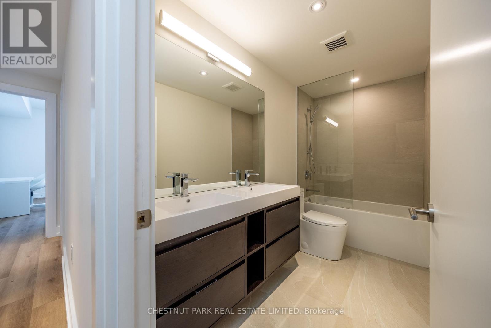 #c - 29 Hatherley Road, Toronto, Ontario  M6E 1V8 - Photo 8 - W12749430