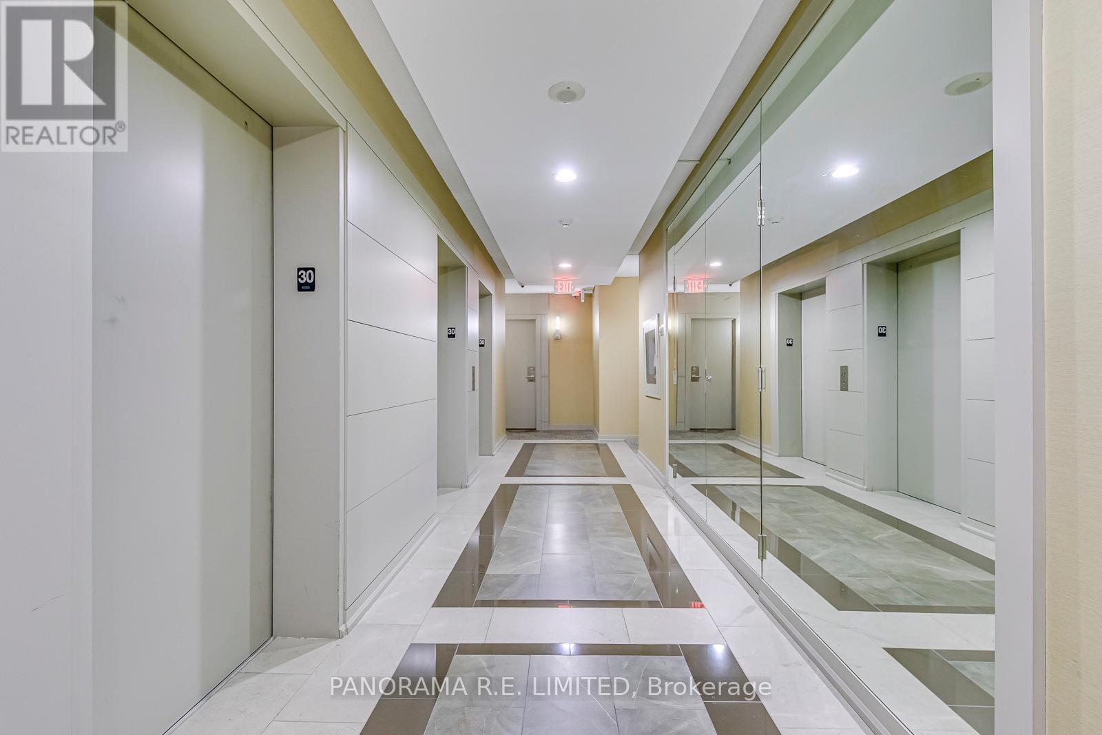 3005 - 330 Burnhamthorpe Road W, Mississauga, Ontario  L5B 0E1 - Photo 3 - W12749446