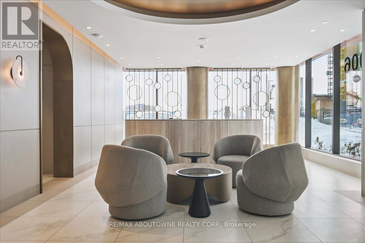 220 - 3006 William Cutmore Boulevard, Oakville, Ontario  L6H 8A4 - Photo 4 - W12749458