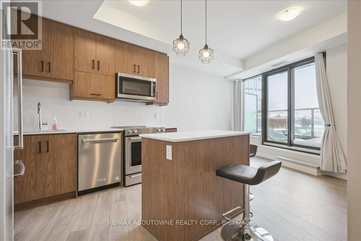 220 - 3006 William Cutmore Boulevard, Oakville, Ontario  L6H 8A4 - Photo 6 - W12749458