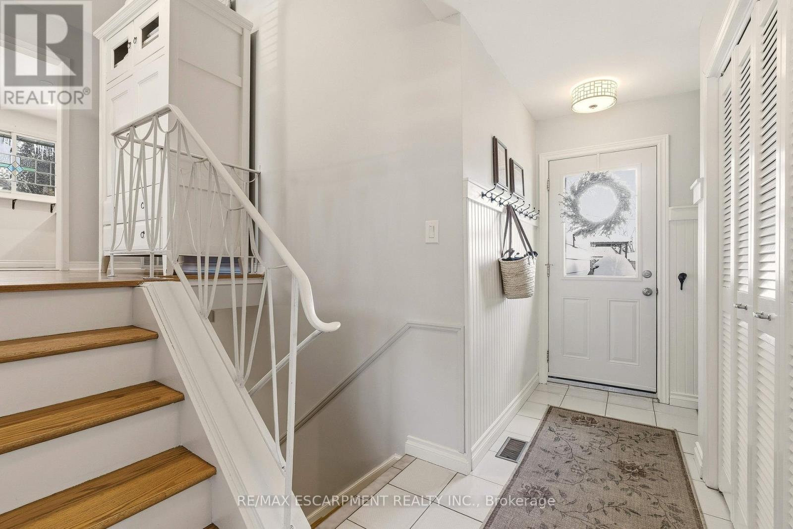 566 Lani Crescent, Burlington, Ontario  L7N 2Y4 - Photo 6 - W12749470