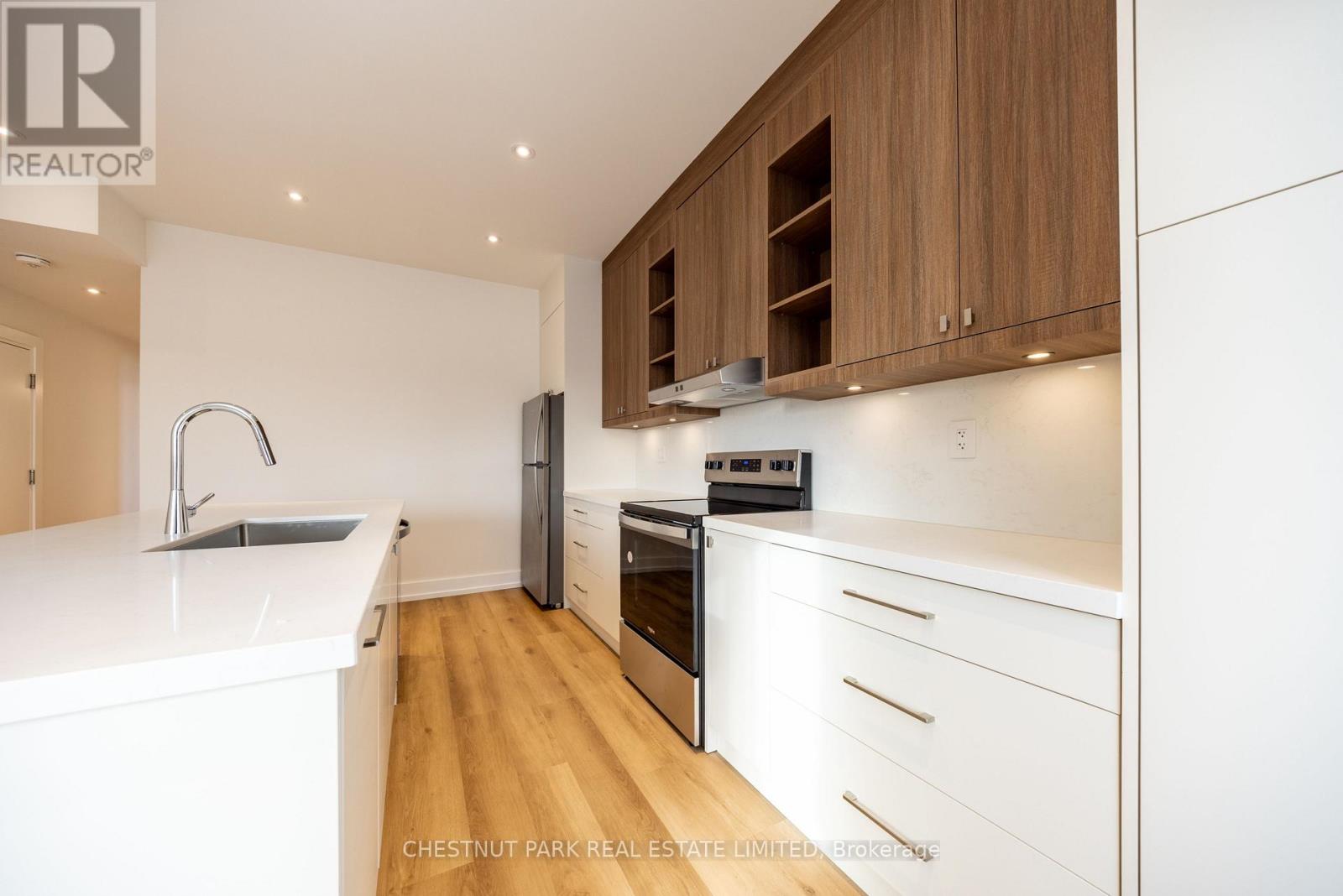 #d - 29 Hatherley Road, Toronto, Ontario  M6E 1V8 - Photo 19 - W12749472