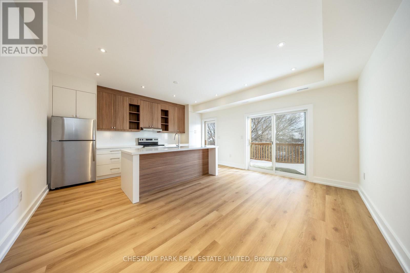 #d - 29 Hatherley Road, Toronto, Ontario  M6E 1V8 - Photo 2 - W12749472