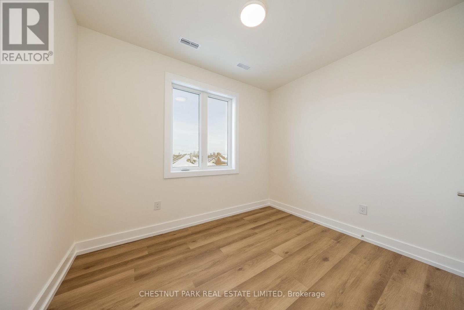 #d - 29 Hatherley Road, Toronto, Ontario  M6E 1V8 - Photo 27 - W12749472