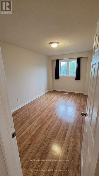 44 Rotherglen Court, Brampton, Ontario  L6X 2S1 - Photo 4 - W12749508