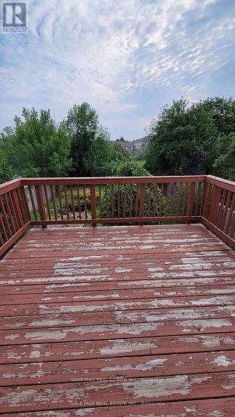 44 Rotherglen Court, Brampton, Ontario  L6X 2S1 - Photo 5 - W12749508