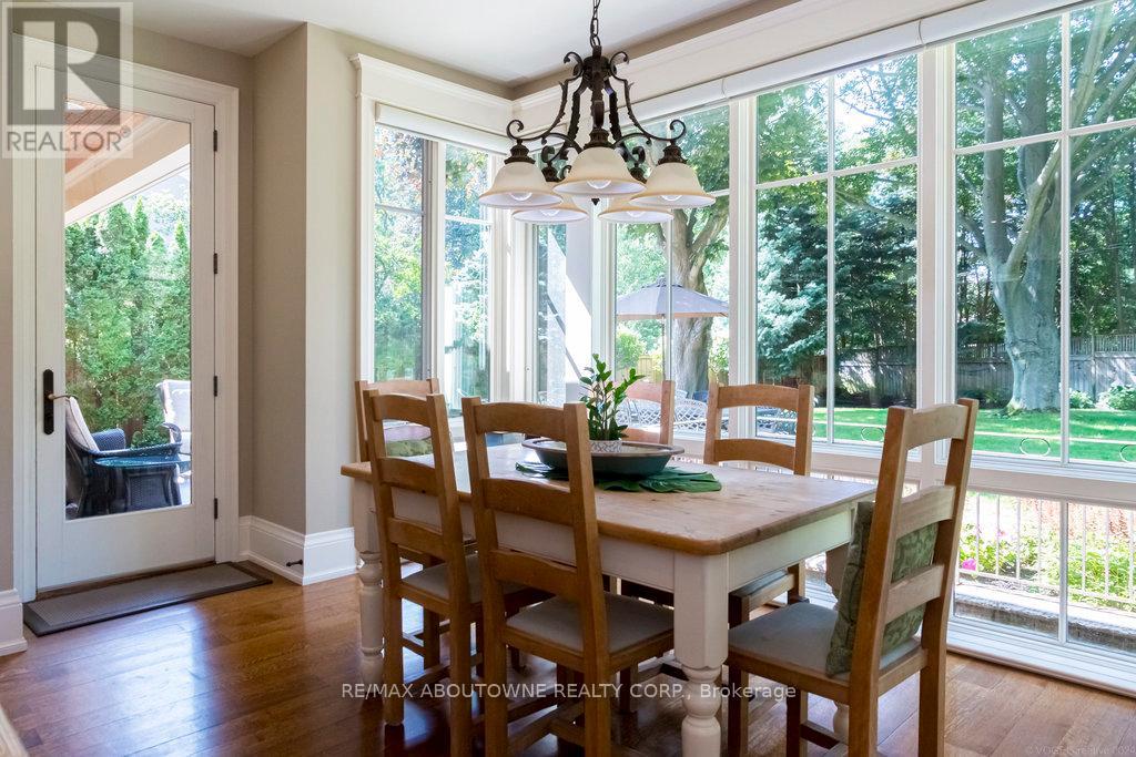 282 Dalewood Drive, Oakville, Ontario  L6J 4P3 - Photo 10 - W12749512