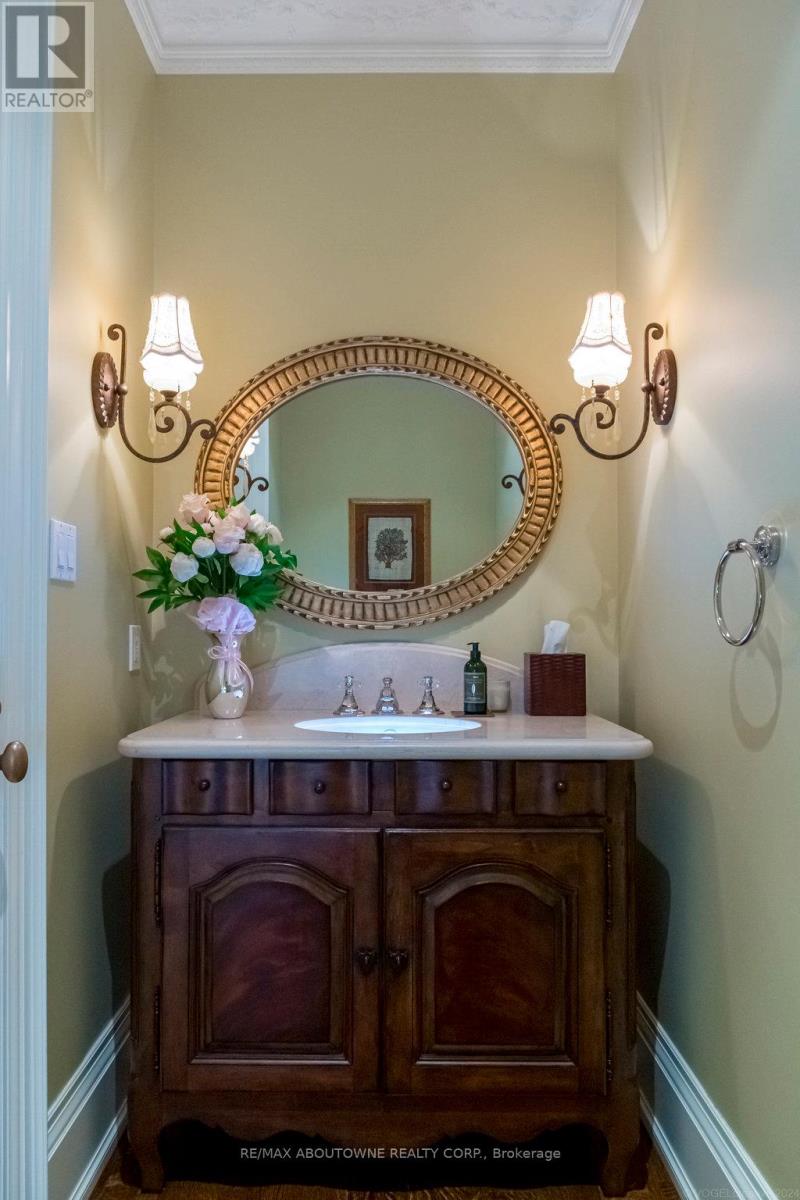 282 Dalewood Drive, Oakville, Ontario  L6J 4P3 - Photo 16 - W12749512