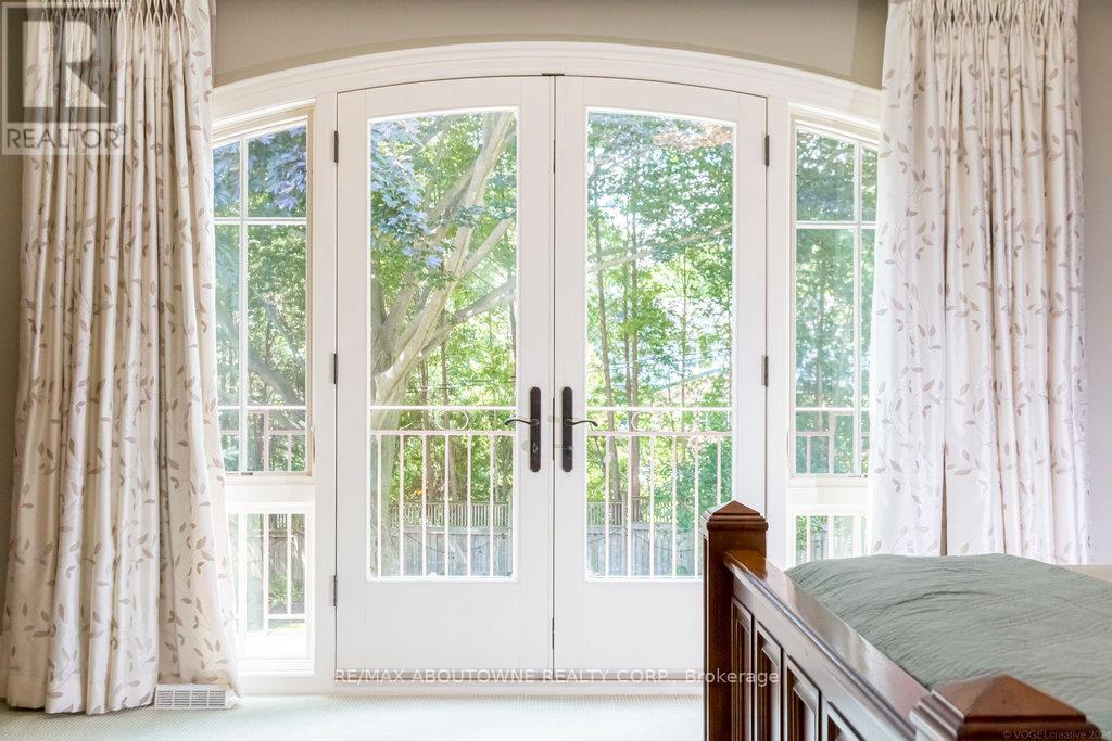 282 Dalewood Drive, Oakville, Ontario  L6J 4P3 - Photo 19 - W12749512