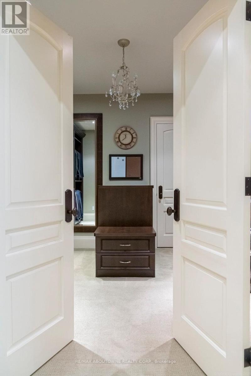 282 Dalewood Drive, Oakville, Ontario  L6J 4P3 - Photo 20 - W12749512