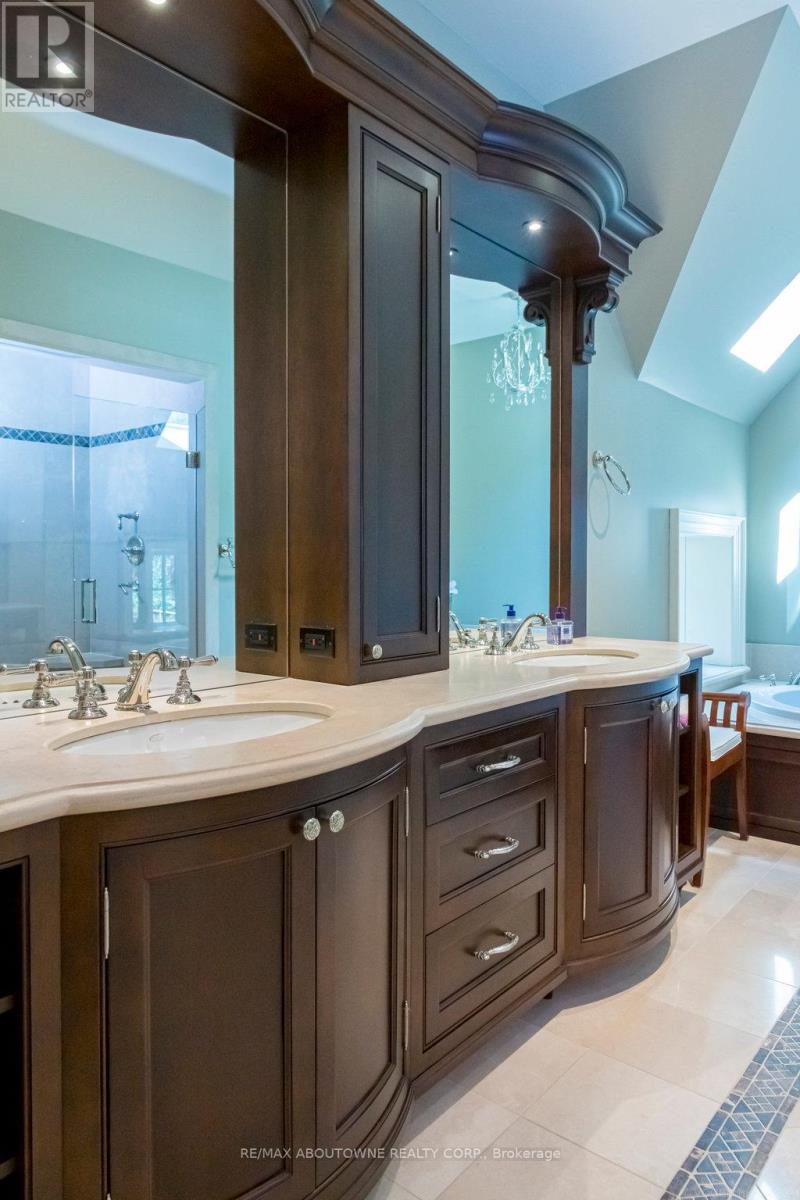 282 Dalewood Drive, Oakville, Ontario  L6J 4P3 - Photo 22 - W12749512