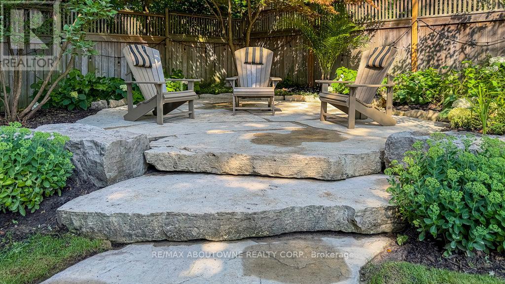 282 Dalewood Drive, Oakville, Ontario  L6J 4P3 - Photo 45 - W12749512