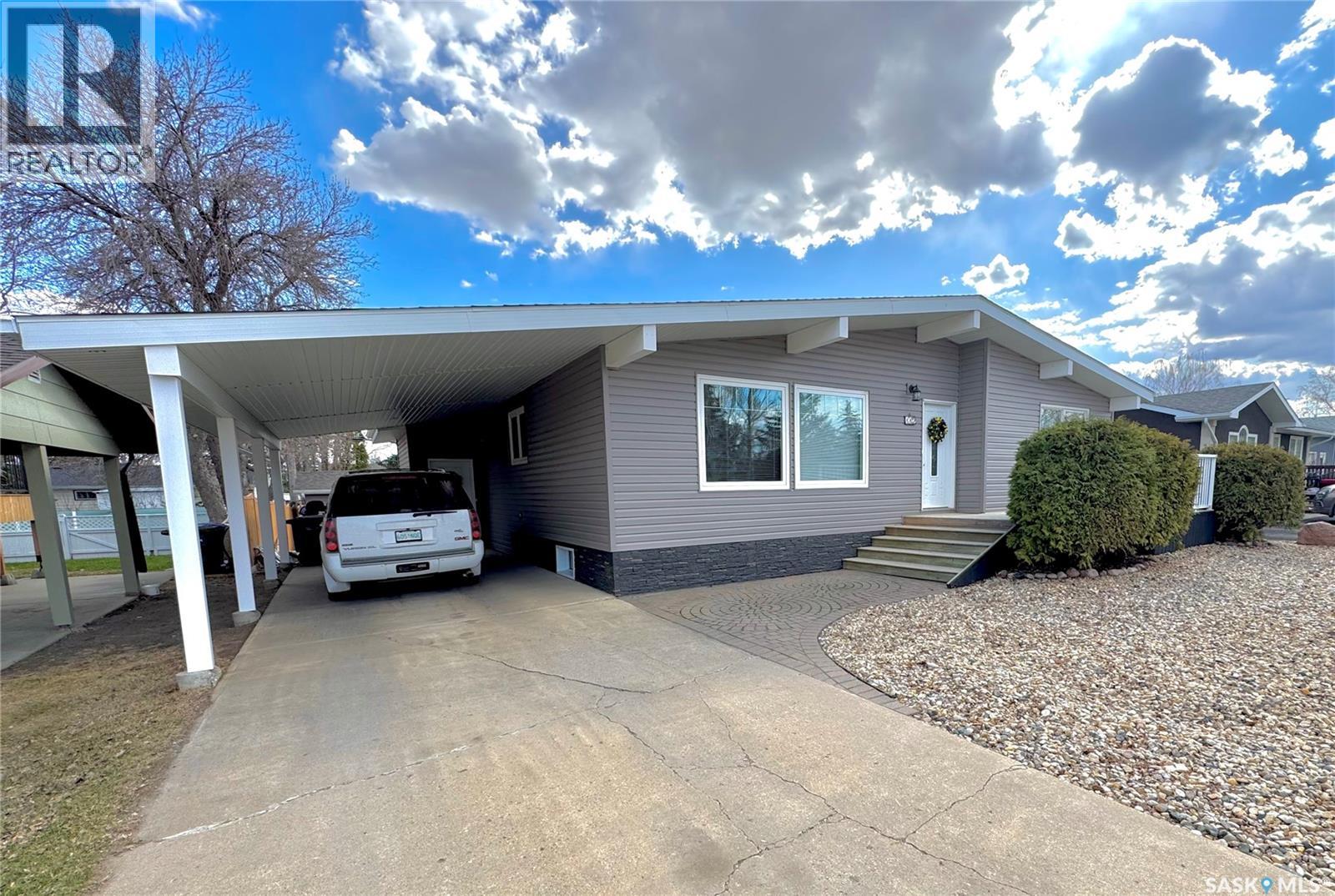 112 Assiniboia AVENUE, Assiniboia, Saskatchewan