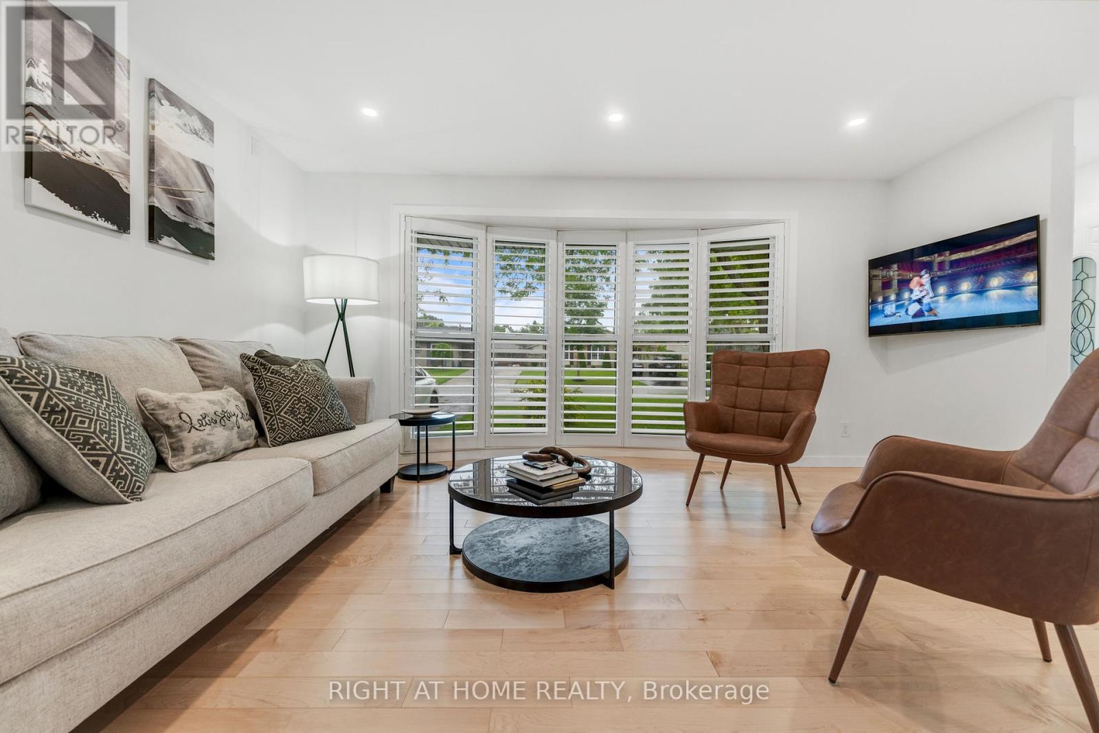 11 Nickel Street, St. Catharines, Ontario  L2M 1L4 - Photo 2 - X12749402