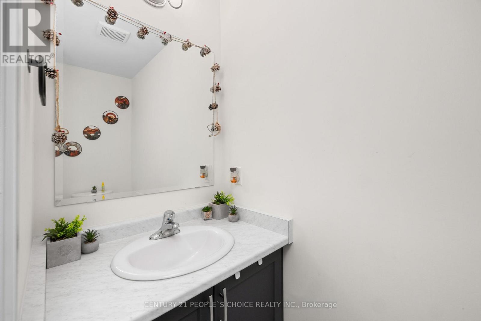 9 Queensbrook Crescent, Cambridge, Ontario  N1S 0E5 - Photo 4 - X12749426