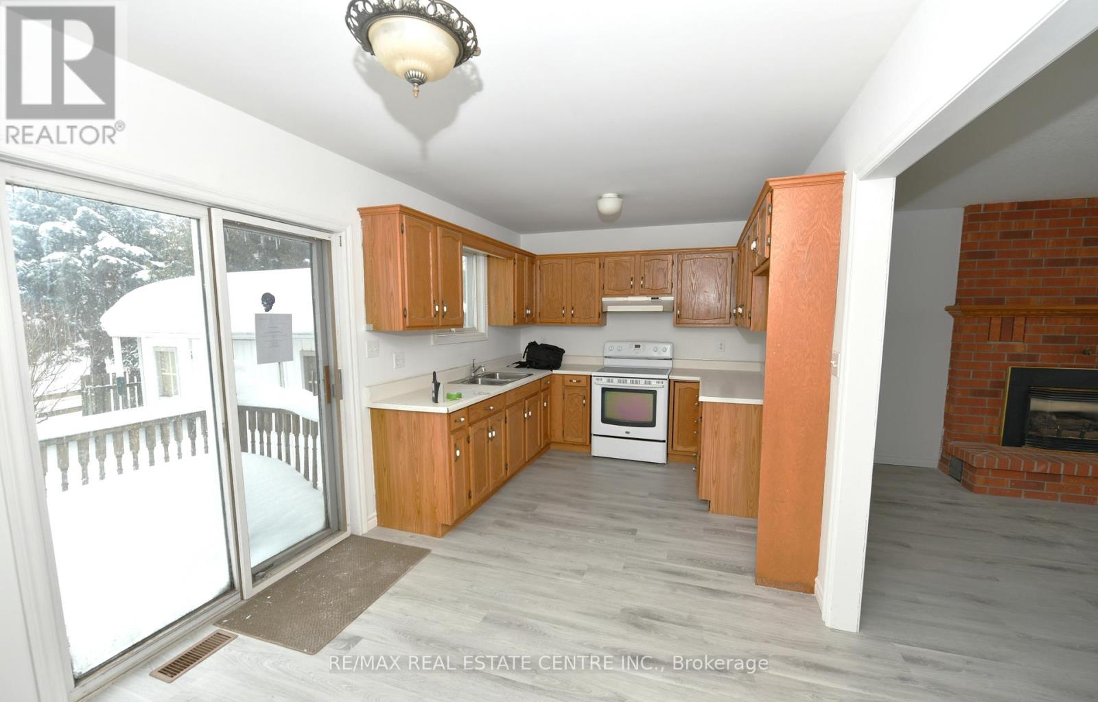 115 Miller Crescent, Minto, Ontario  N0G 2P0 - Photo 5 - X12749452