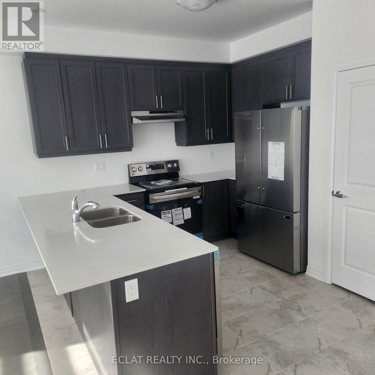 899 Douro Street, Stratford, Ontario  N5A 0M3 - Photo 11 - X12749488